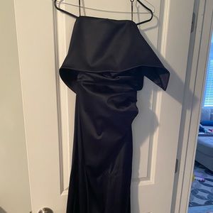 Long navy blue formal Vince camuto dress. Size says 8P but it’s long and I’m 5’6